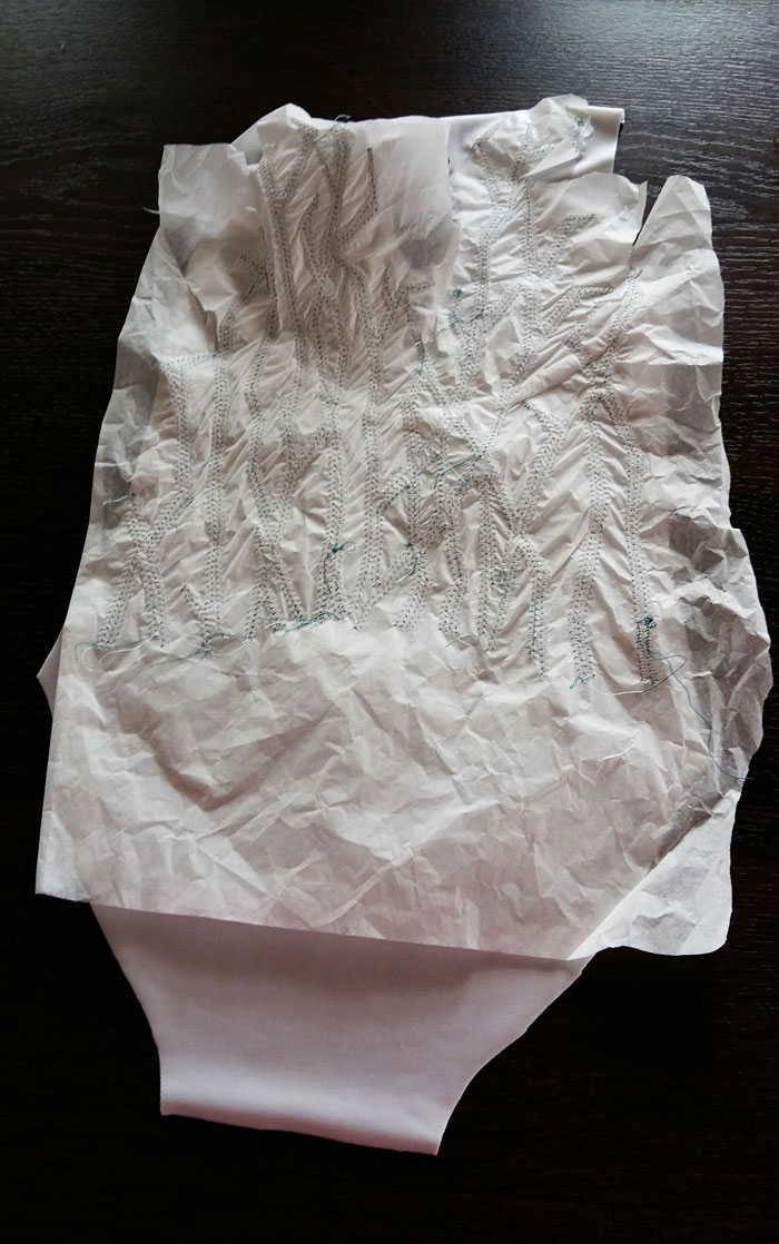 kuerkleid_applizieren10