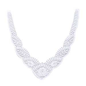 Applikation aus Spitze in weiss 24x25cm gross