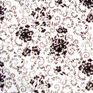 Baumwollstoff mit Blumen und Ranken in weiss