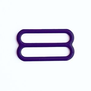 Nahaufnahme eines einzelnen blauvioletten 8er-Schiebers aus Metall. Der BH-Versteller hat einen Durchlass von 12mm und eine glatte Pulverbeschichtung.