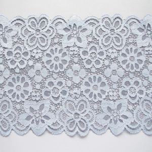 Elastische Spitze - Spitzenband in hellblau-grau für Bekleidung und Unterwäsche - die Spitze ist 17.5cm breit.