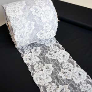 Elastische Spitze in silber, blau, weiss - 18cm breit