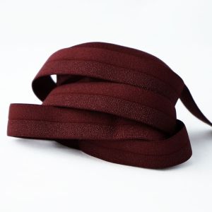 Falzgummi (elastisches Einfassband) in dunkelrot mit Glizterstreifen, 17mm breit um Kanten von Bekleidung und Unterwäsche einzufassen - in 5m-Packung