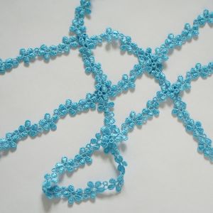 Türkis Guipure Spitze mit Blumen, 12 mm breit, 3m-Packung – hochwertig & dekorativ.