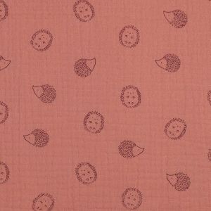 Garngef&auml;rbter Musselin Stoff Igel in Cognac: Detailansicht der weichen Double Gauze Webware mit dunkleren Igel-Motiven f&uuml;r Kinderbekleidung.