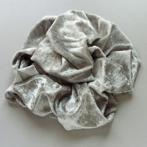 Pannesamt in perlgrau (col. 58)