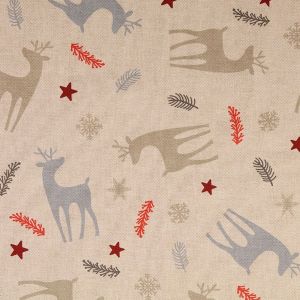 Stoff-fuer-Weihnachten-mit-Hirsch-Muster-in-Naturfarben